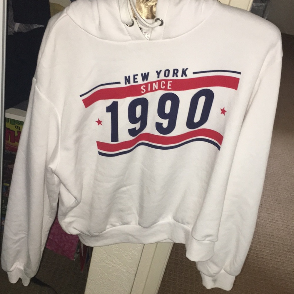 BRAND NEW H AND M CUTE WHITE HOODIE
